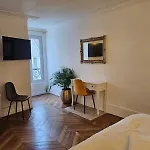 Highstay Arc De Triomphe